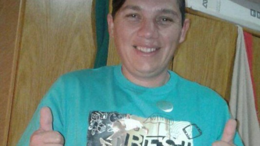 Huía tras apuñalar a su mujer, chocó con un camión y murió