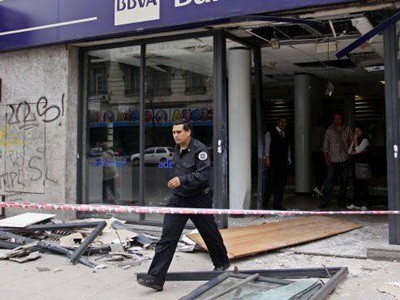 Rompieron un cajero automático con una maza y se llevaron 200.000 pesos