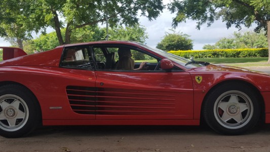 Video: iban filmando una ferrari por la ruta y volcaron