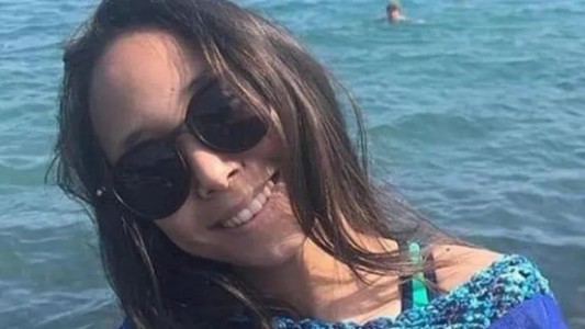 Se durmió escuchando música, el celular le explotó en la cara y murió