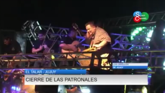 Brutal accidente de un grupo de folclore sobre el escenario