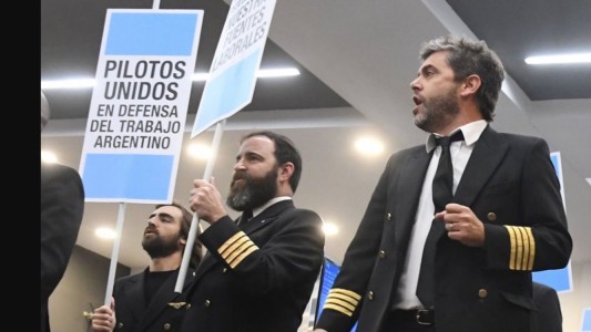 Pilotos firmaron el acuerdo salarial con Aerolíneas: 15 por ciento en dos tramos