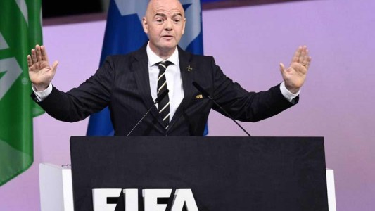 Gianni Infantino: "Con el VAR, el fútbol es más bonito, limpio y justo".