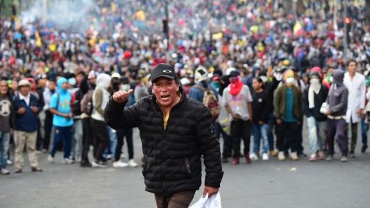 Crisis en Ecuador: al menos cinco muertos y policías como rehenes