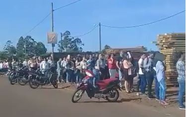 Hicieron una fila de más de 10 cuadras para conseguir trabajo en una panadería