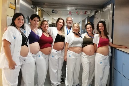 La foto viral de las siete enfermeras embarazadas al mismo tiempo