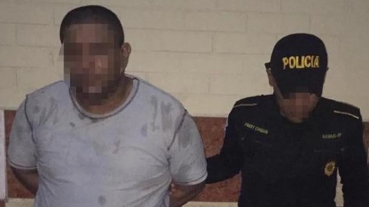 Vio una sobra en su casa, se asustó y disparó: mató a su hijo de 11 años