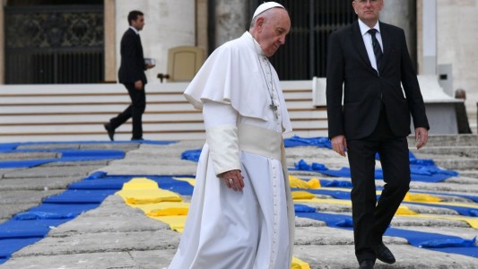 Renunció el principal guardaespaldas del Papa Francisco por la filtración de un documento