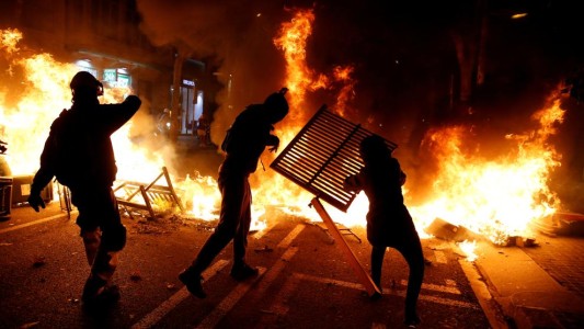 Violentas protestas en Cataluña por el fallo contra independentistas