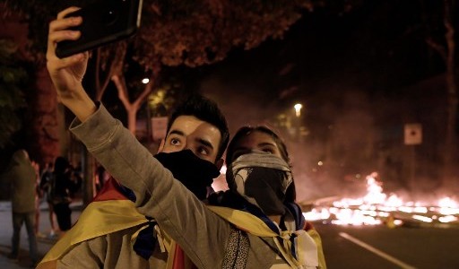 Incidentes y fuego en las calles en el tercer día de marchas en Barcelona
