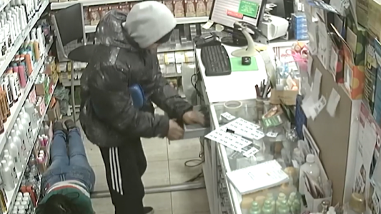 Violento asalto de encapuchados a una perfumería