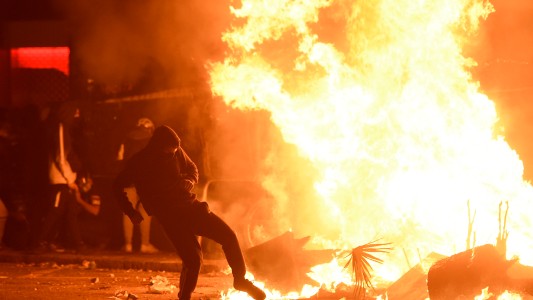 Barcelona sigue en llamas: otra marcha masiva que terminó en incidentes