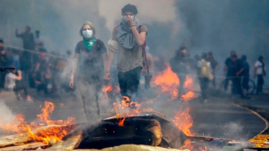Continúa el estallido social en Chile: el Ejército renovó el toque de queda