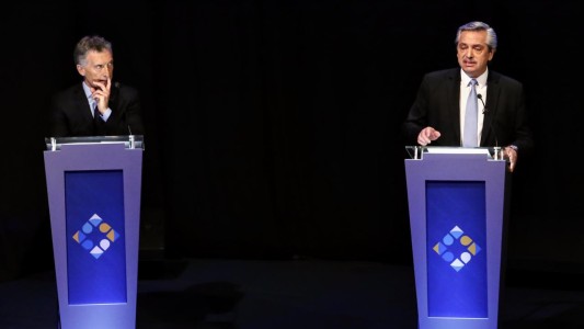 Es falso que Macri tenía un auricular durante el debate presidencial