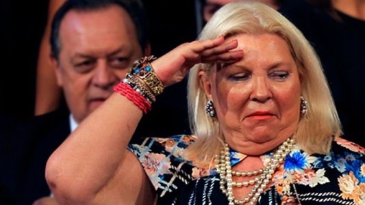 Carrió de definió "líder espiritual de la tercera edad" y llamó a votar por Macri