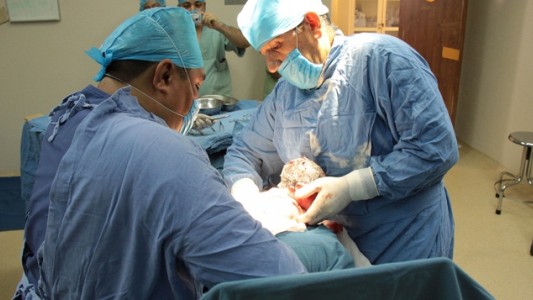 Un bebé nació sin pene en Turquía