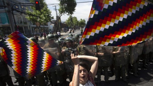 Denunciaron abusos sexuales de carabineros a mujeres durante el toque de queda