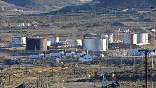 Murió un operario y tres resultaron heridos por una explosión en un yacimiento petrolero