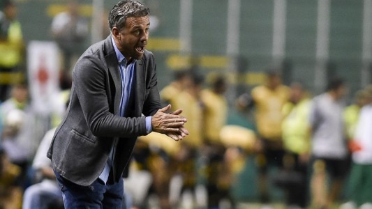 Lucas Pusineri pisa fuerte en la lista de candidatos para DT de Independiente