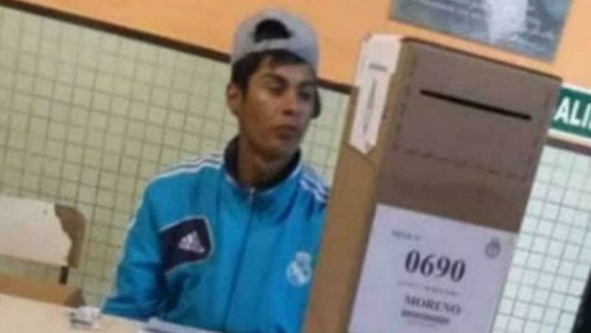 Discriminaron a un joven presidente de mesa: "Se burlaron de mi por usar gorra y campera"