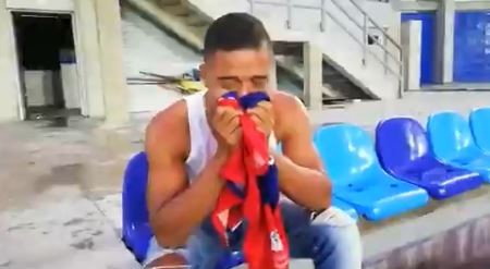 Video: el hincha colombiano que llora desconsolado por la crisis del Unión Magdalena