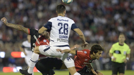 El Gimnasia de Maradona goleó 4-0 a Newell's