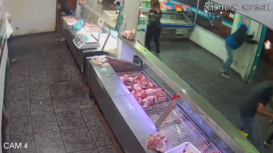 Violento robo a una carnicería de González Catán