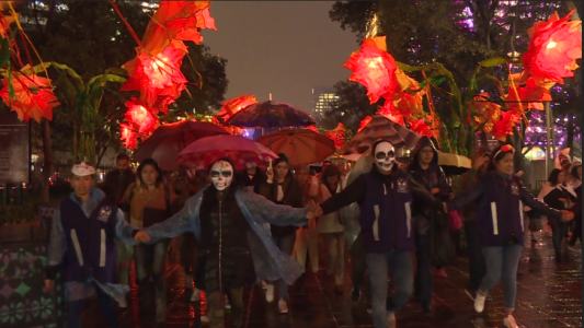 Alegría y color para recordar a los muertos en México