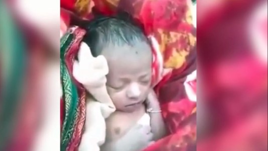 Video: salvaron a una beba de ser enterrada viva por dos familiares