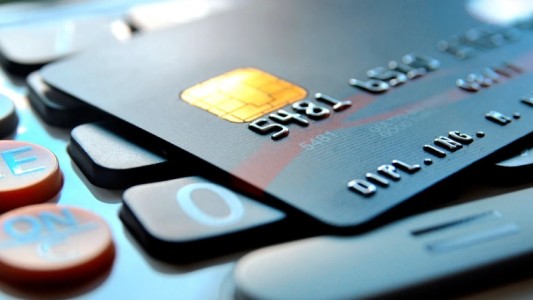 Por la crisis, un millón de tarjetas de crédito dejaron de operar