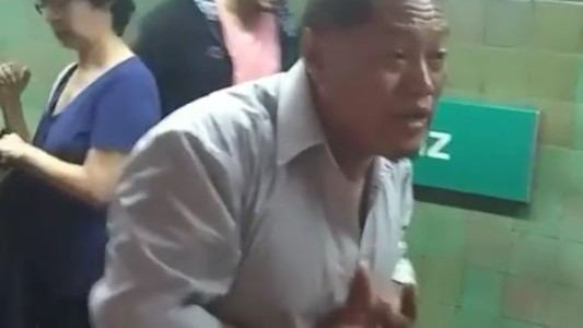 Golpeó a una mujer en el subte: casi lo linchan los pasajeros