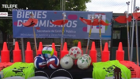 Clubes de barrio recibieron donaciones con el dinero decomisado delincuentes