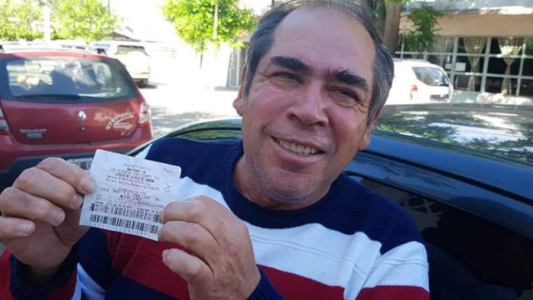 Ganó el Quini 6, hizo una fiesta, pero ahora su compañera de trabajo reclama que es la dueña del premio