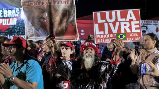 "Lulapalooza" en Curitiba: el acampe que pide la liberación del expresidente de Brasil