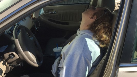 Fue viral por una foto en la que casi muere de sobredosis de heroína y ahora mostró su recuperación