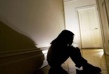 Una madre consentía los abusos a su hija: “Fabula, ve muchas películas”