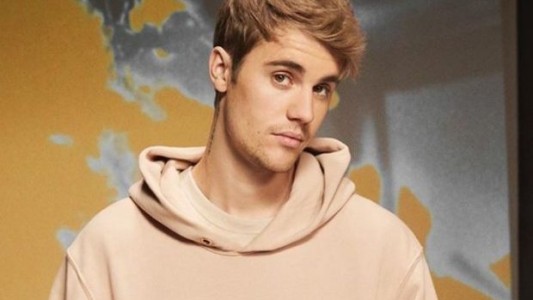 Justin Bieber "copia" a Selena Gómez y muestra a su hermana pequeña