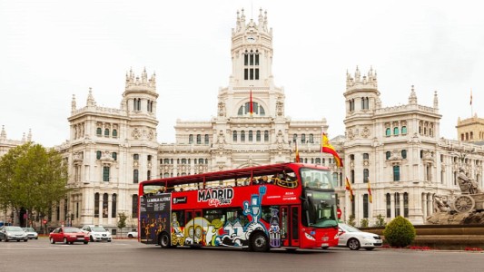 Apareció en Madrid el joven de Villa Urquiza