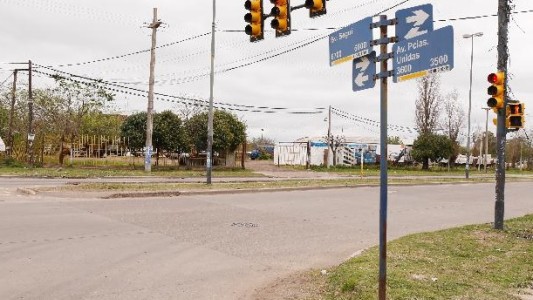 Rosario: Un joven fue asesinado a balazos cuando iba en su moto