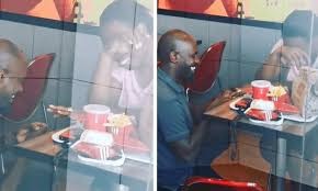 Le pidió matrimonio en una casa de comidas rápidas y lo escracharon las redes: se viralizó y ahora tendrán el casamiento gratis