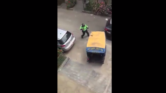 Delincuente burla a policías y deja en ridículo a los uniformados