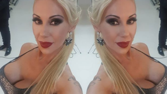 El video de Mónica Farro cocinando en tanga que estalló en Instagram