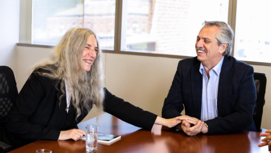 Alberto Fernández se reunió con la cantante Patti Smith