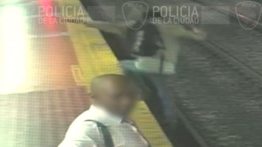 La historia del hombre que se cayó al subte: "Se rieron, se burlaron de mí"