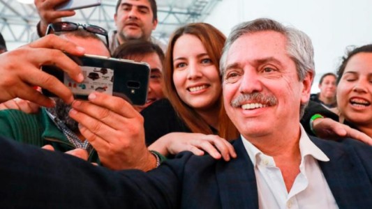 Madrugada de redes sociales de Alberto Fernández: conversó con usuarios de Twitter