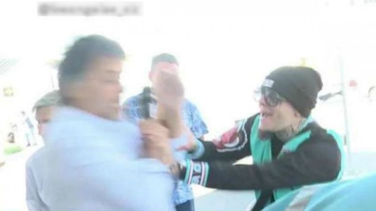 Video: la violenta agresión de Alex Caniggia a un periodista