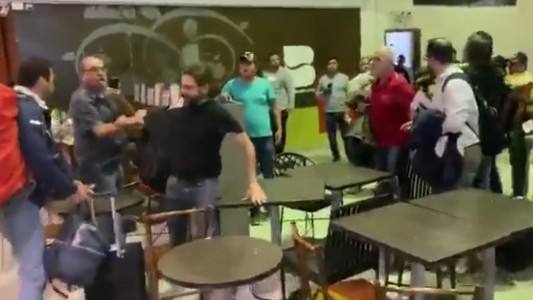 Grabois denunció agresiones en Bolivia a donde viajó para "relevamiento de violaciones a los derechos humanos"