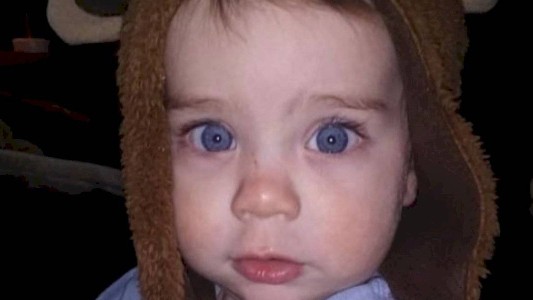 Un nene de 2 años intentó salvar a su perro de un incendio: ambos murieron abrazados