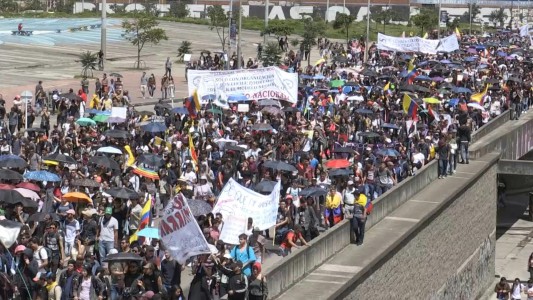 Miles de personas marcharon en el tercer paro nacional en Colombia