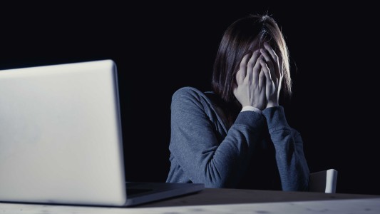 Ofrecía servicio de seguridad informática, robaba material íntimo de mujeres y las extorsionaba